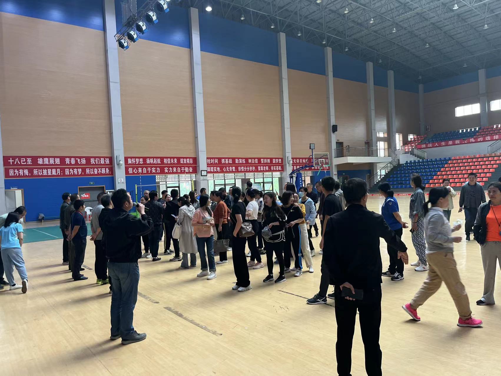 濂溪区一中第七届”桃李杯“教职工气排球比赛(图2)