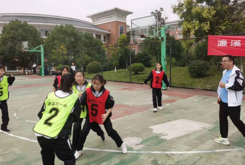 濂溪区一中第三十届体育节暨第二届“濂中杯”校园篮球赛圆满落幕(图3)