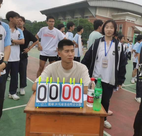 濂溪区一中第三十届体育节暨第二届“濂中杯”校园篮球赛圆满落幕(图15)