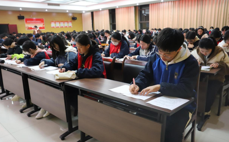 妙笔生花绘美景  文采飞扬抒胸臆   记濂溪区第一中学第八届读书月现场作文比赛(图3)