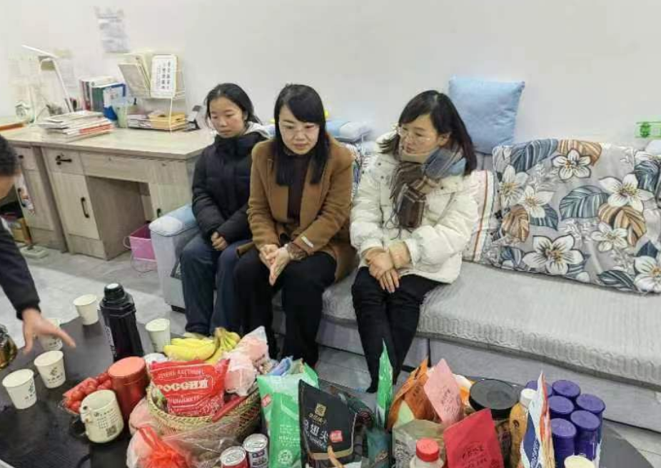 柔风甘雨润桃李,春华秋实爱无声 濂溪区优秀班主任 曾庆萍(图2) 柔风甘雨润桃李,春华秋实爱无声 濂溪区优秀班主任 曾庆萍(图2)