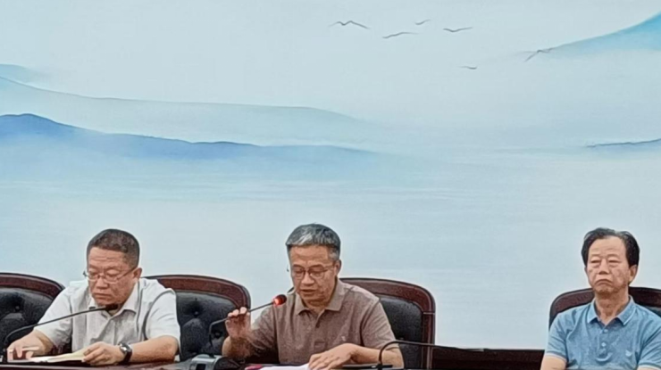 做实做活做真做大教研 以研促教推动学校跨越式发展   濂溪区一中2024-2025学年度上学期全校教科研工作会顺利召开(图3)