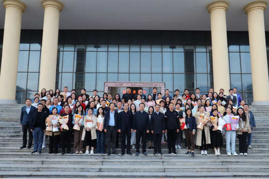 濂溪区一中举行2024年“青蓝工程”启动仪式(图2) image.png