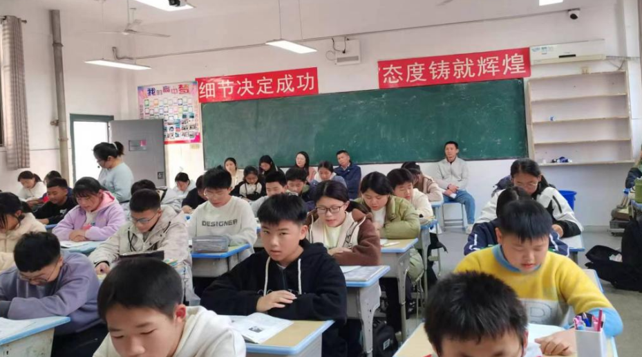 喜报！濂溪区一中余倩老师在全市初中语文优质课比赛中荣获一等奖！(图4)