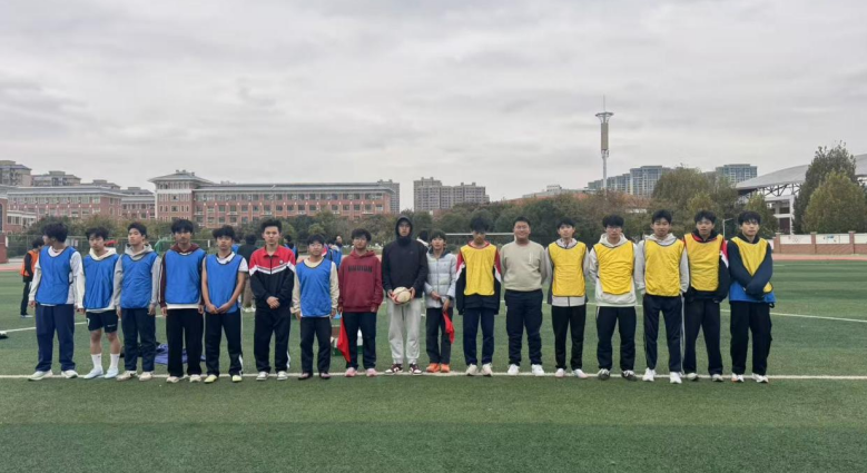 濂溪区一中学府校区第五届“任当杯”校园足球联赛圆满收官(图5) 濂溪区一中学府校区第五届“任当杯”校园足球联赛圆满收官(图5)