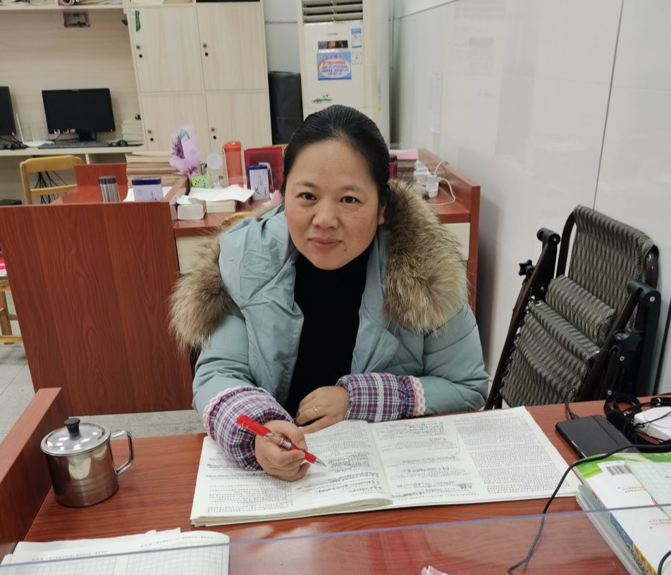 第五届“书香校园”读书月征文比赛系列获奖作文“我和我的老师们”(三)(图1) 黄美琪.jpg