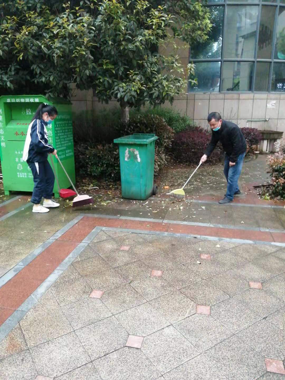 小手拉大手，共创文明城(图1)