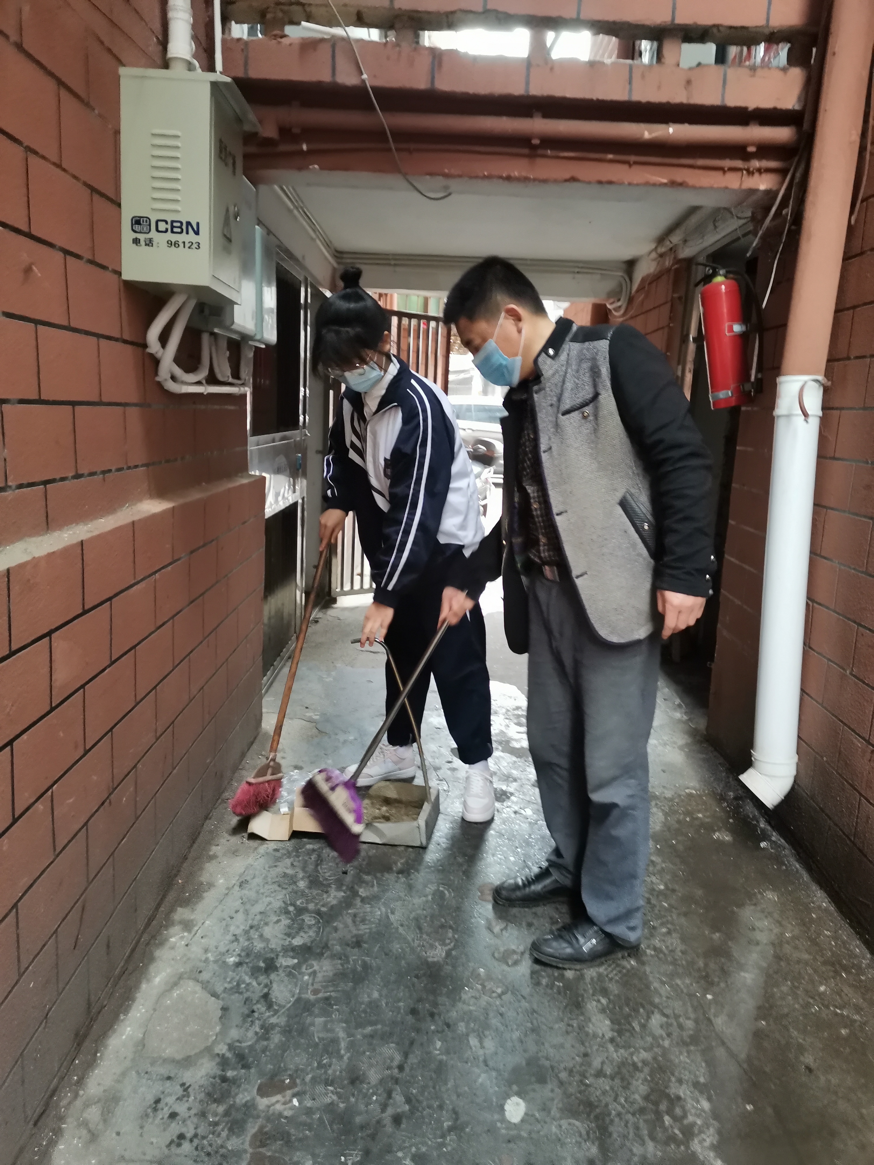 小手拉大手，共创文明城(图3)