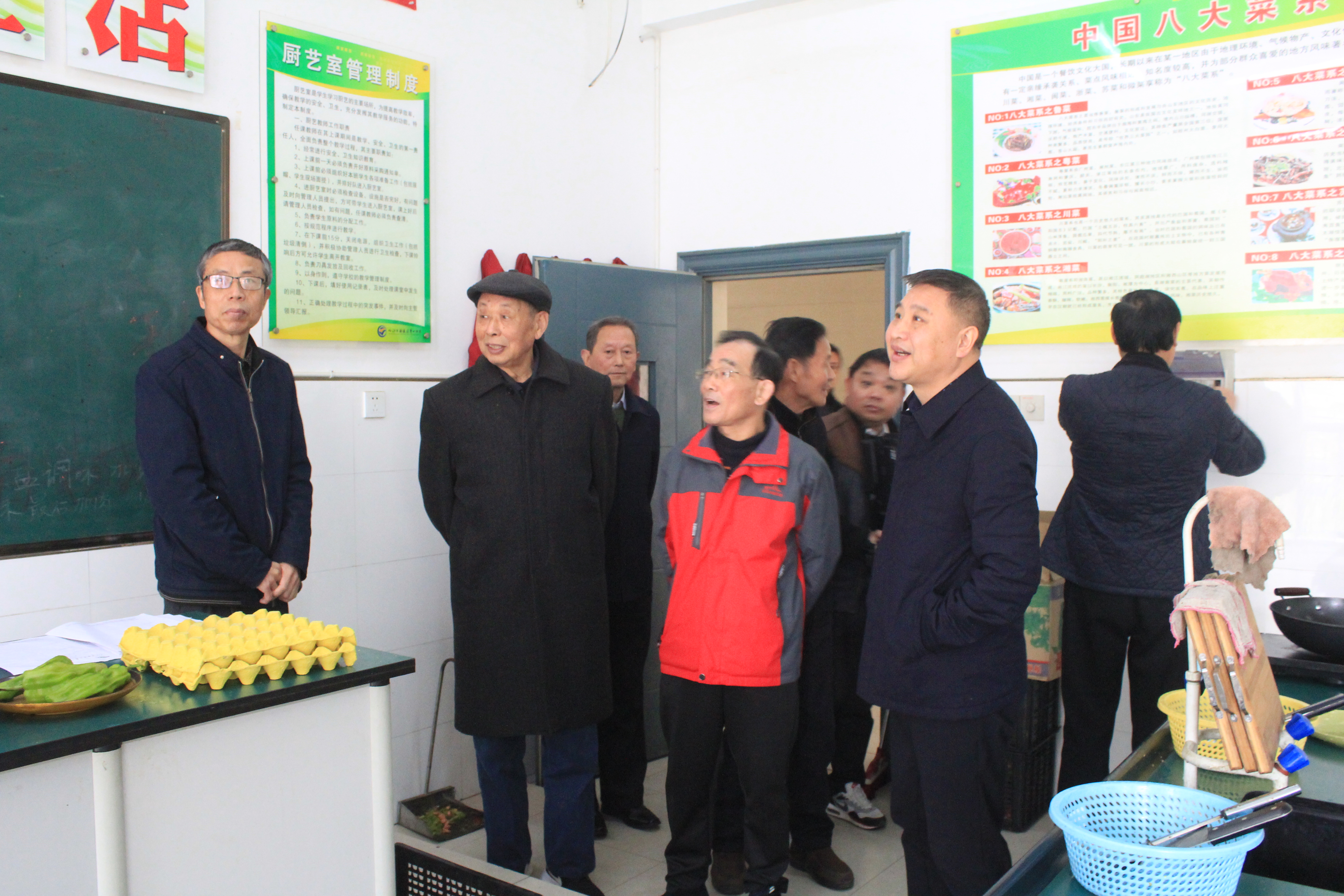 我校召开校庆六十周年老领导座谈会(图3)