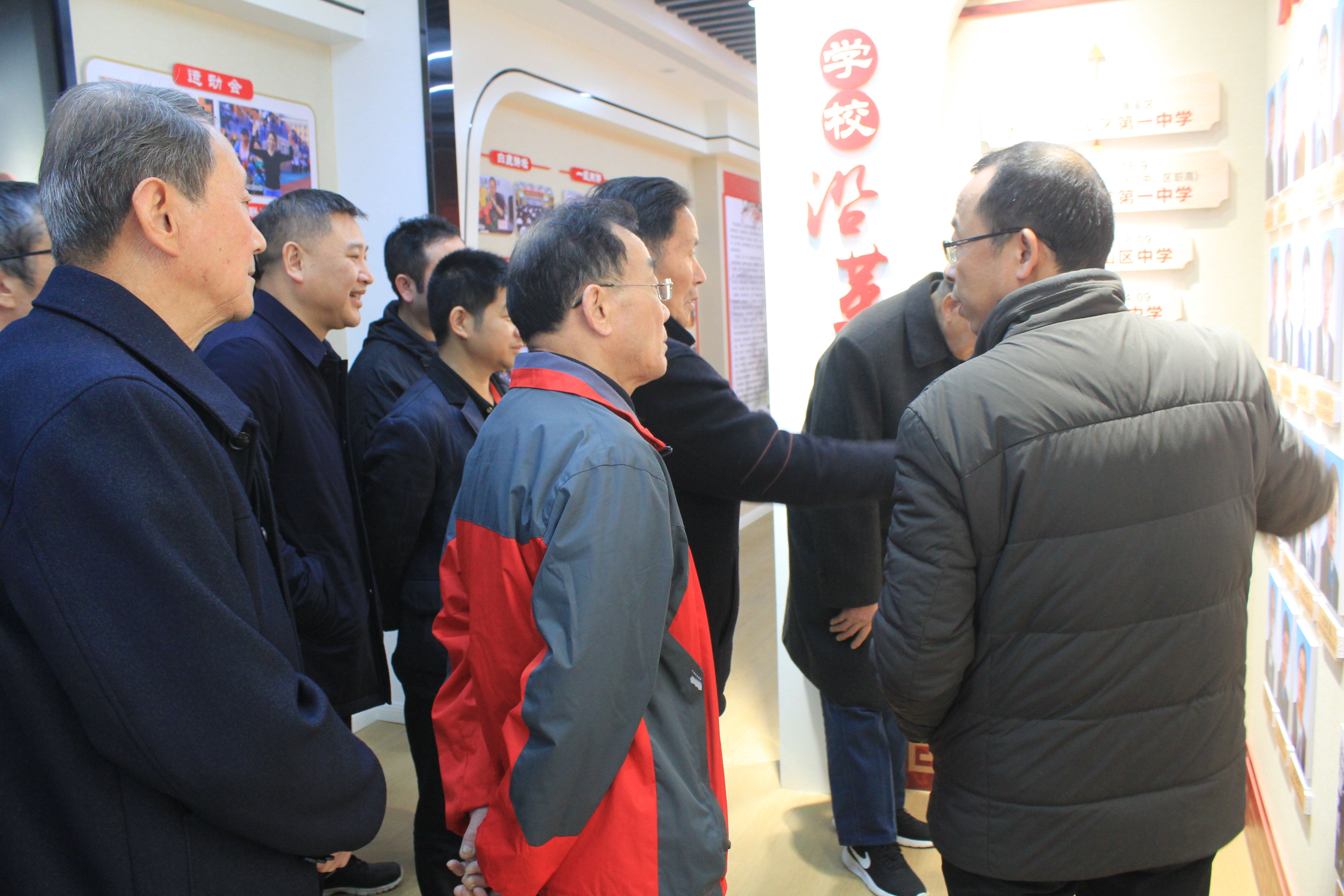 我校召开校庆六十周年老领导座谈会(图5)