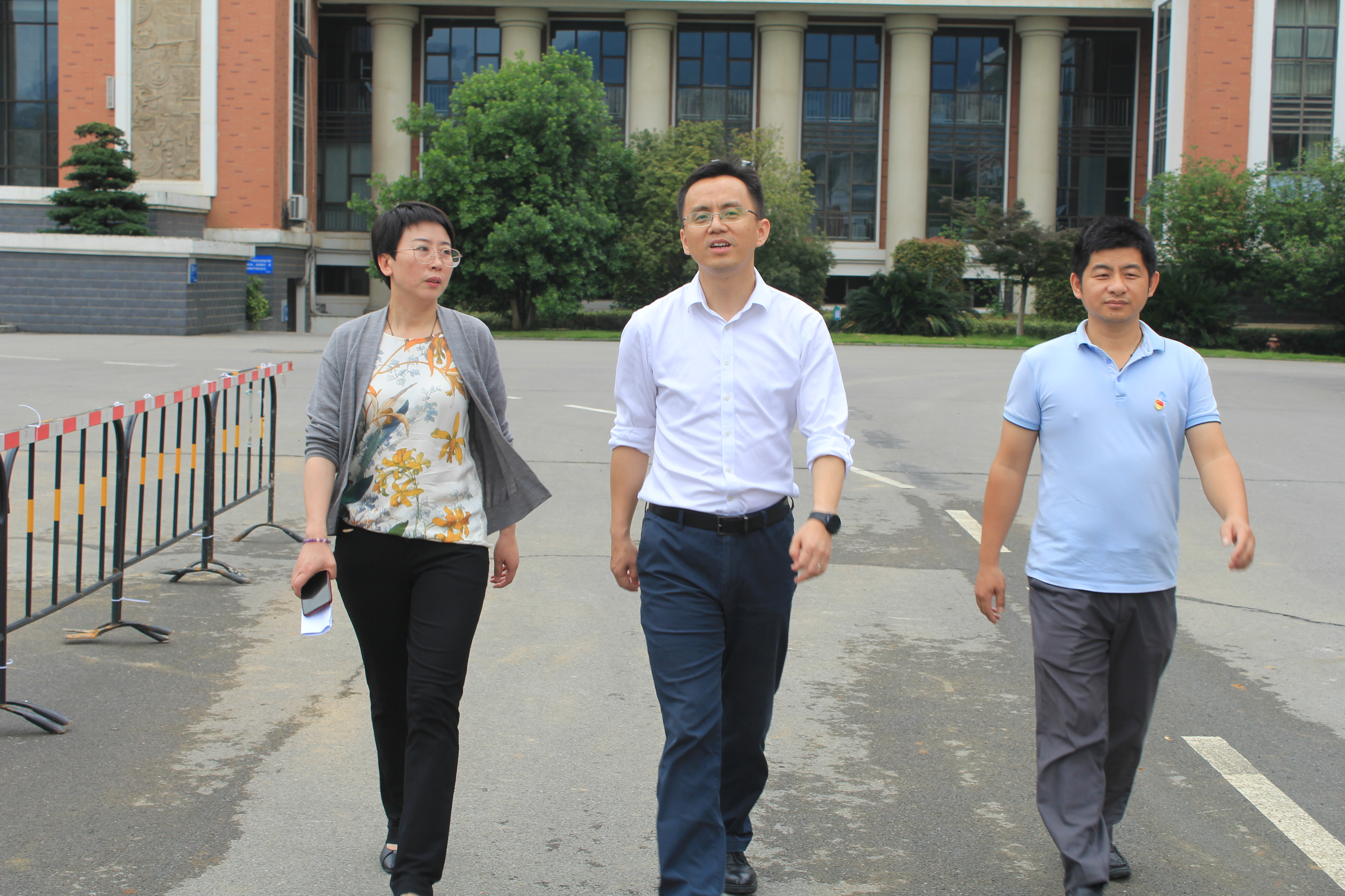 江西省教育考试院院长徐峰深入我校调研指导高考备考工作(图4)