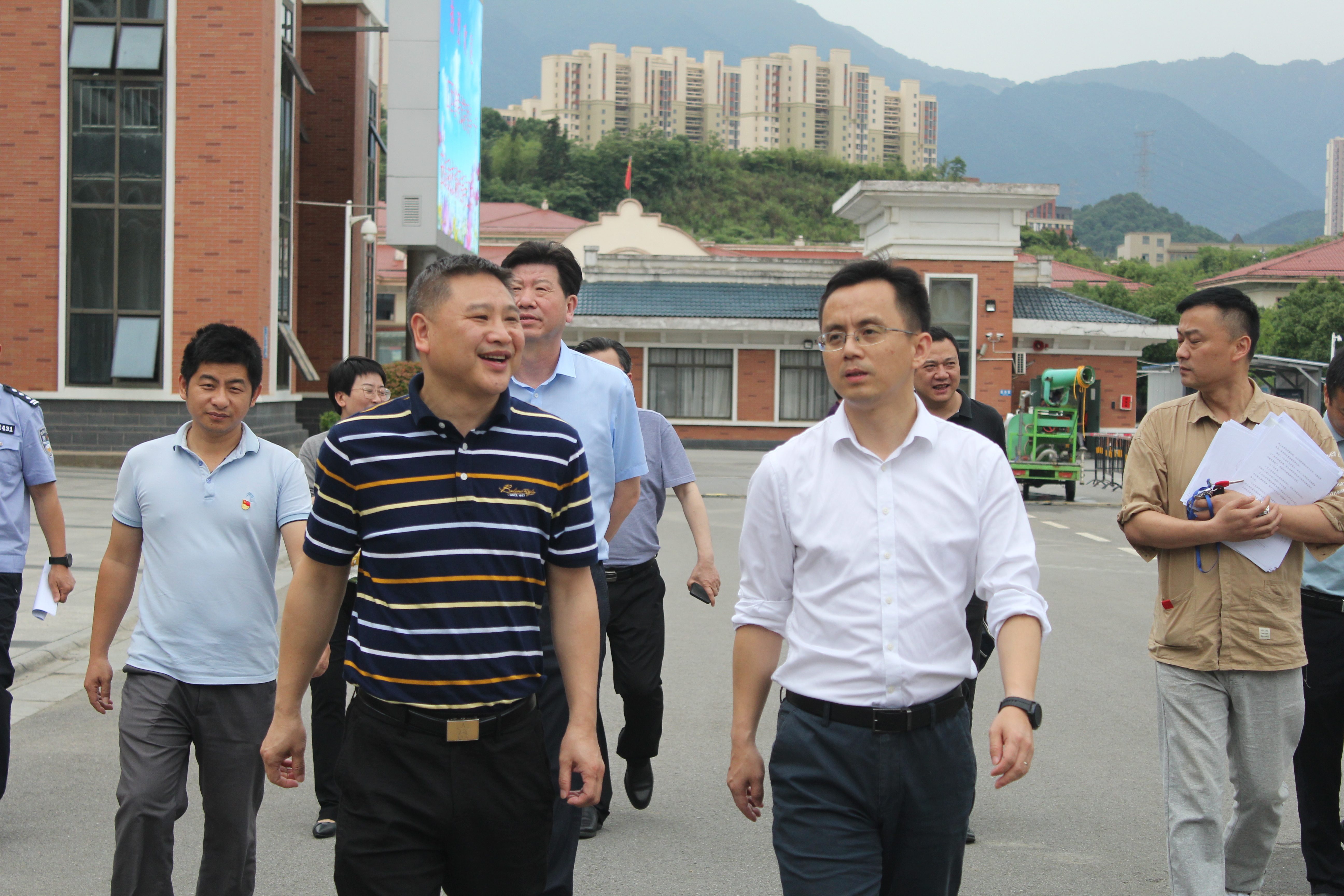 江西省教育考试院院长徐峰深入我校调研指导高考备考工作(图1)
