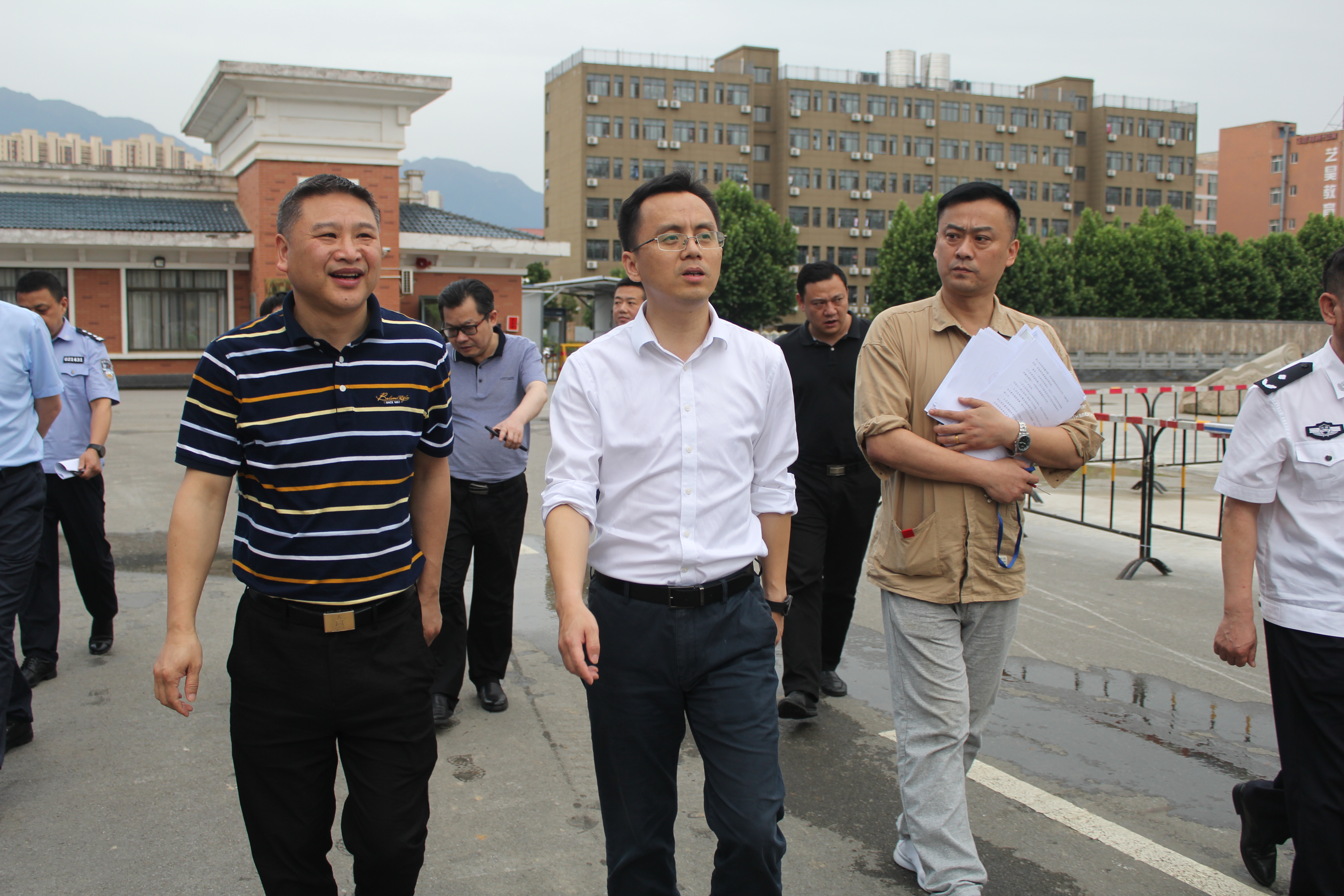 江西省教育考试院院长徐峰深入我校调研指导高考备考工作(图2)