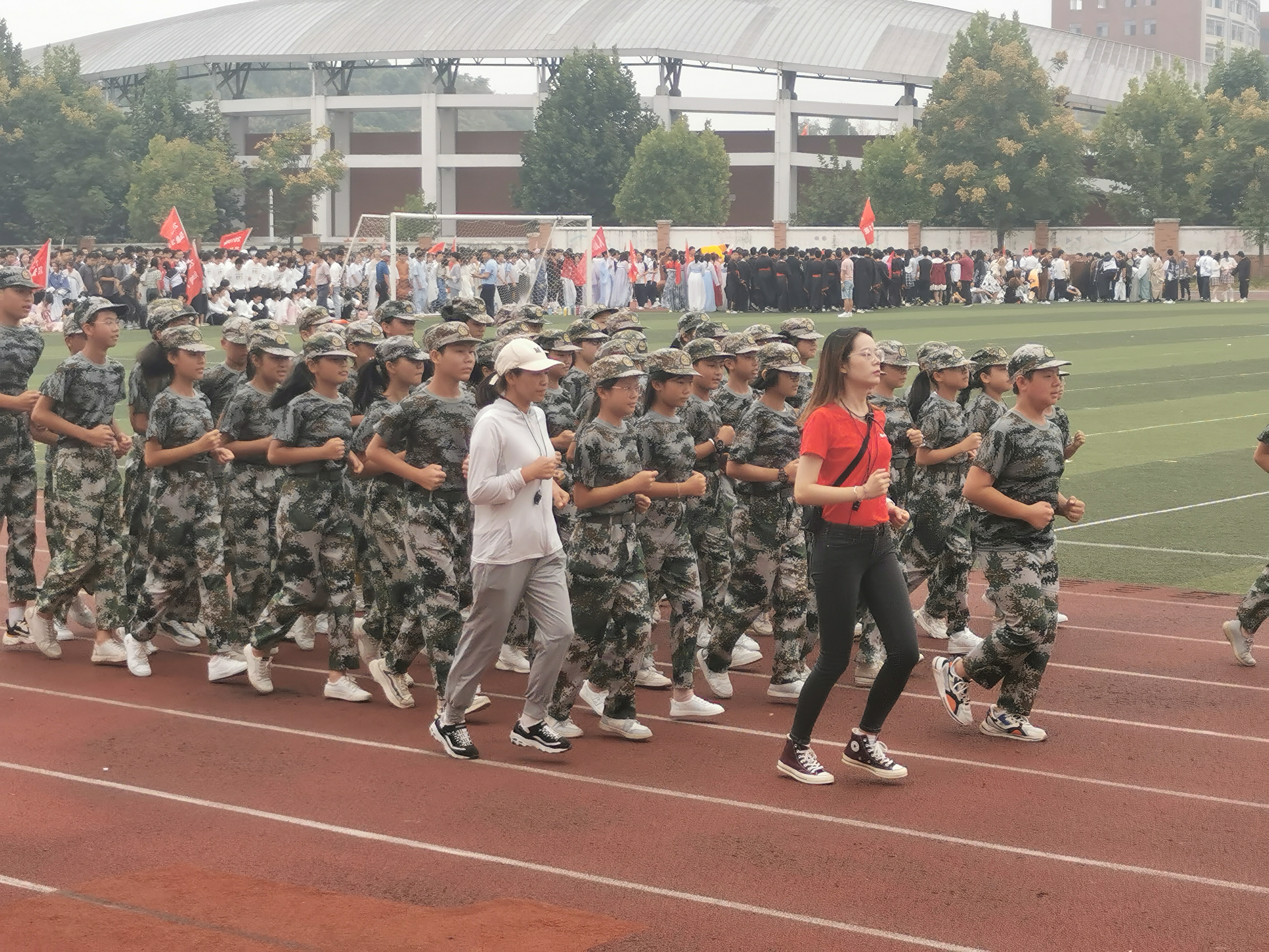 濂溪区一中举行第28届体育节暨第46届运动会(图5) 濂溪区一中举行第28届体育节暨第46届运动会(图5)